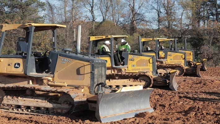 Read more about the article The Role of Bulldozers in the Heavy Equipment Industry