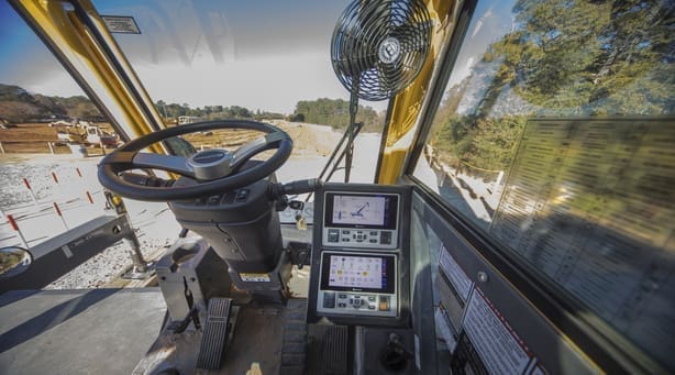 Read more about the article Safety Instructions for Heavy Equipment Operator’s Cab