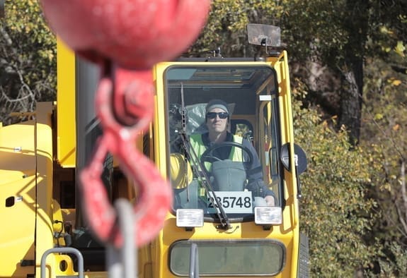 Read more about the article Why Mobile Crane Operator Training Is Worth It