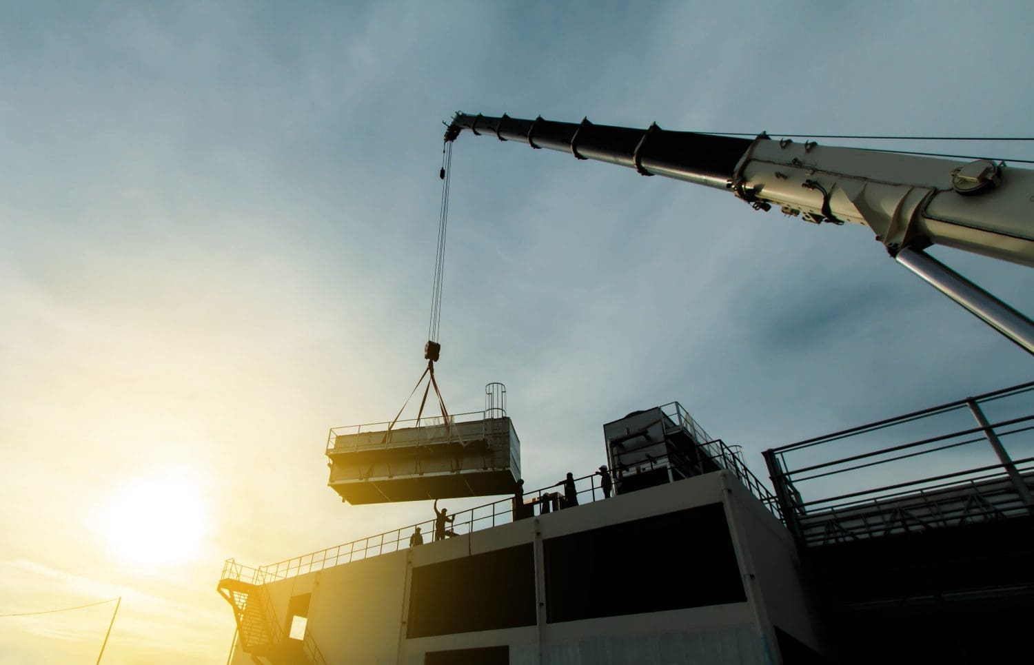 Read more about the article 10 Quick Tips for Safe Crane Lifts