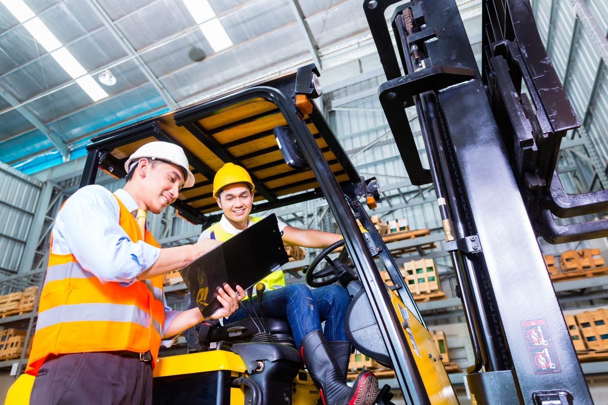 Read more about the article Forklift Safety Tips: A Comprehensive Guide