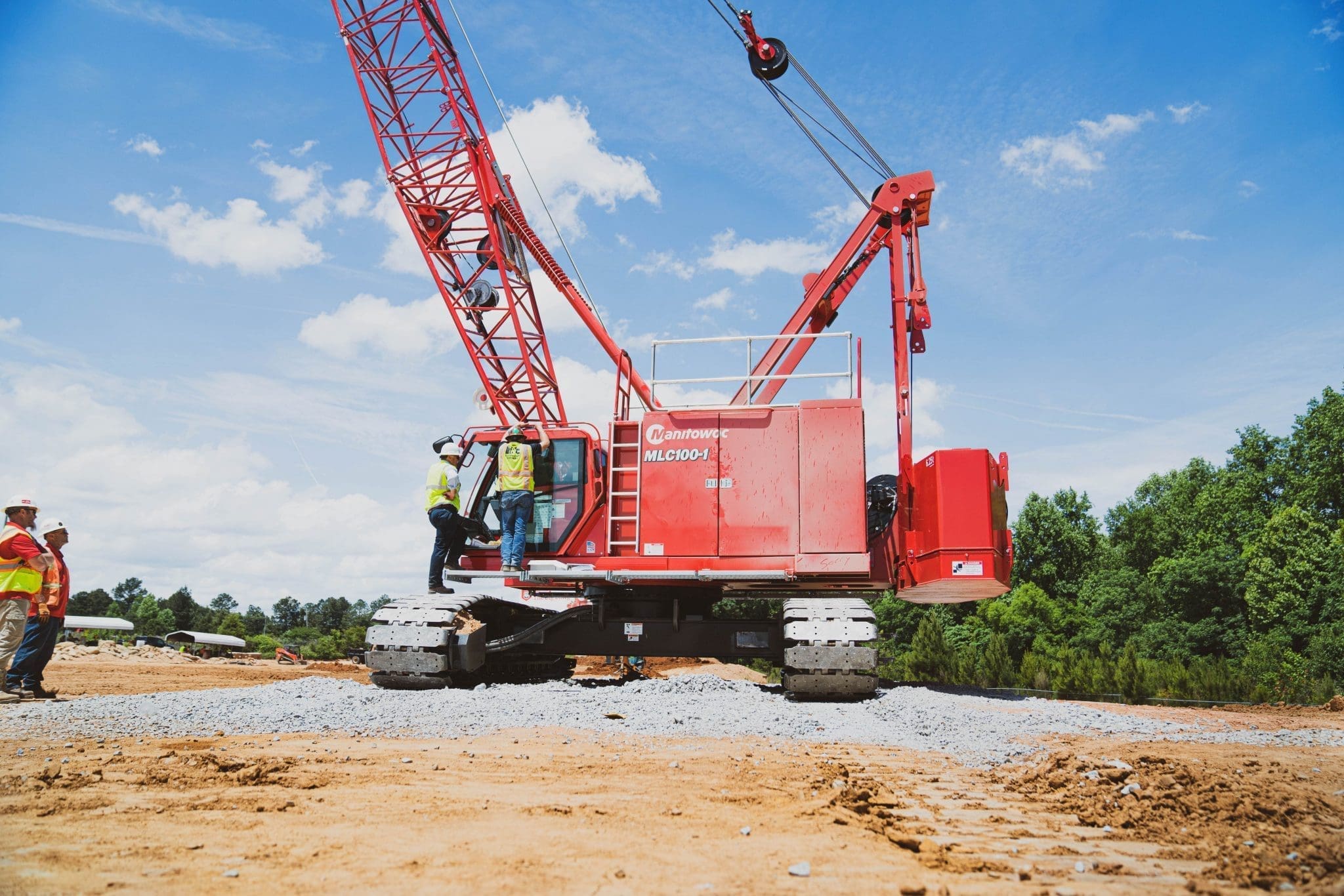 Read more about the article Essential Safety Tips for Safe Mobile Crane Operations