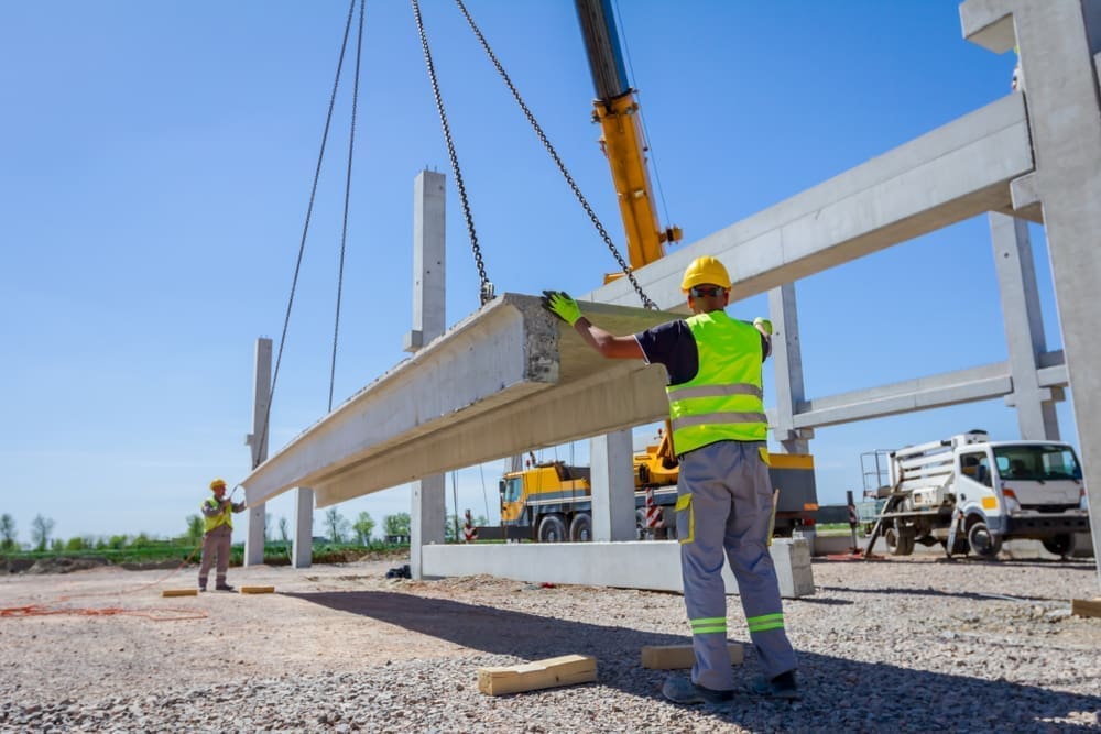 How much weight tower crane can carry