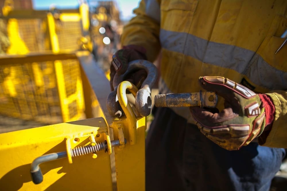 shackles in cranes