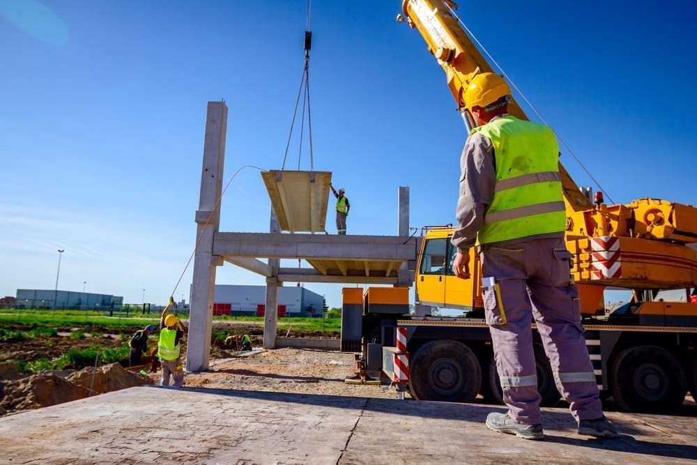 Safe Wind Speed for Mobile Crane Operations