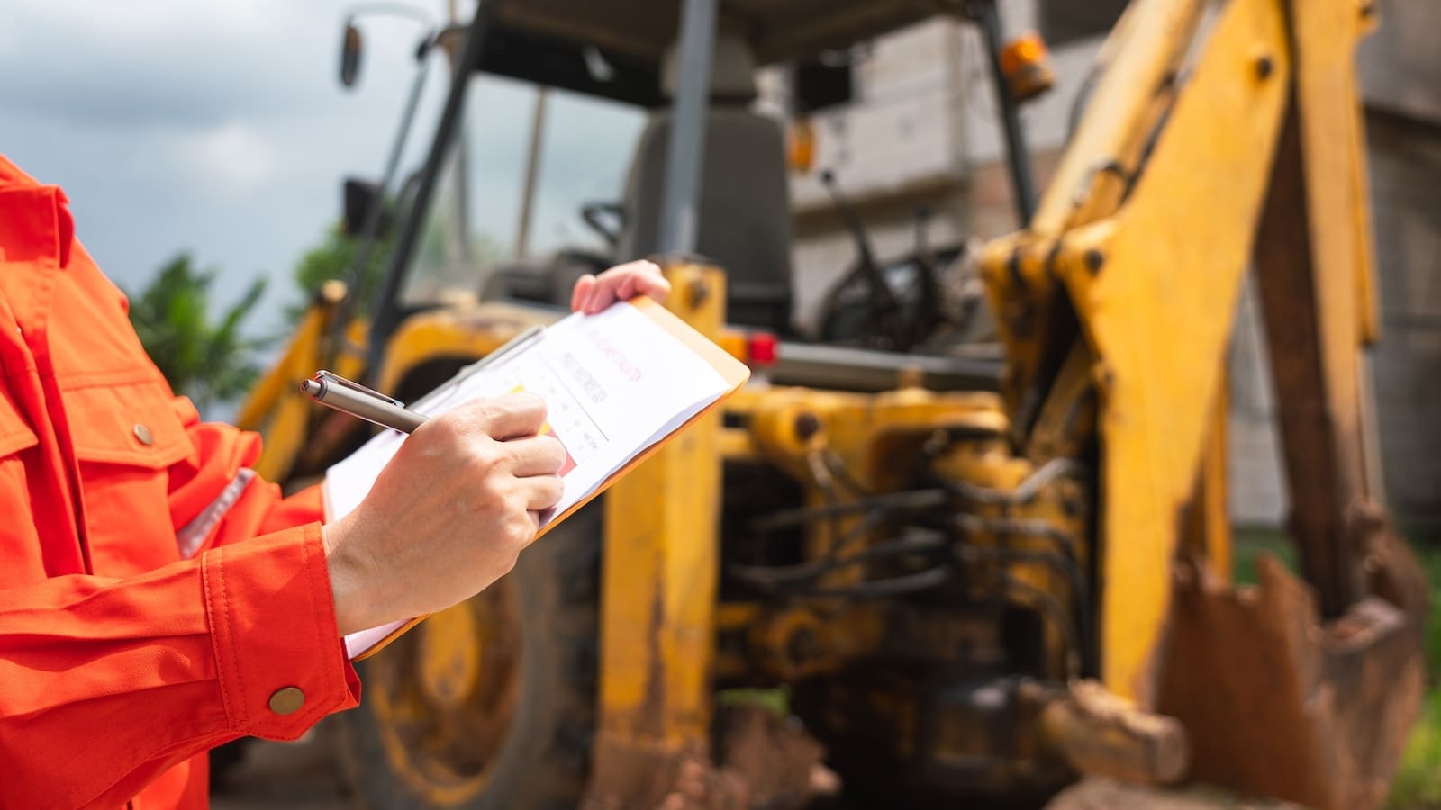 Read more about the article How Do You Perform an Excavator Inspection?
